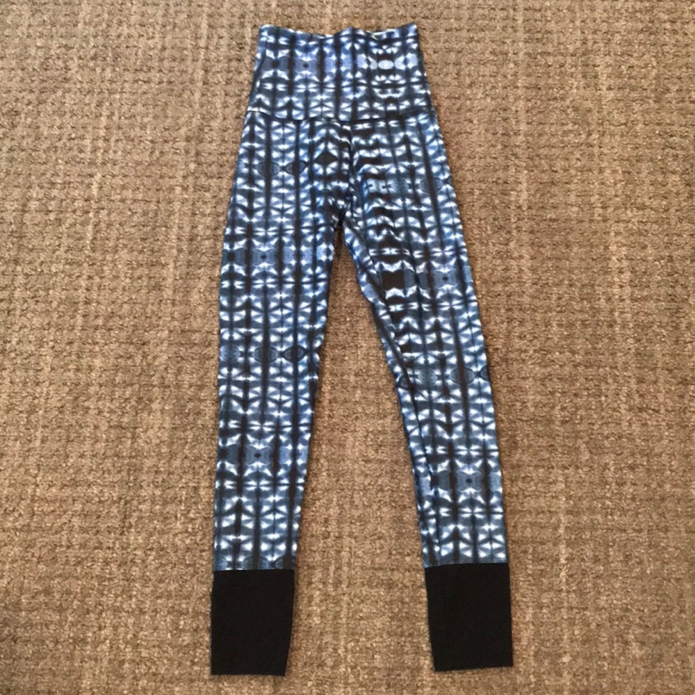 strut this blue white and black exercise leggings